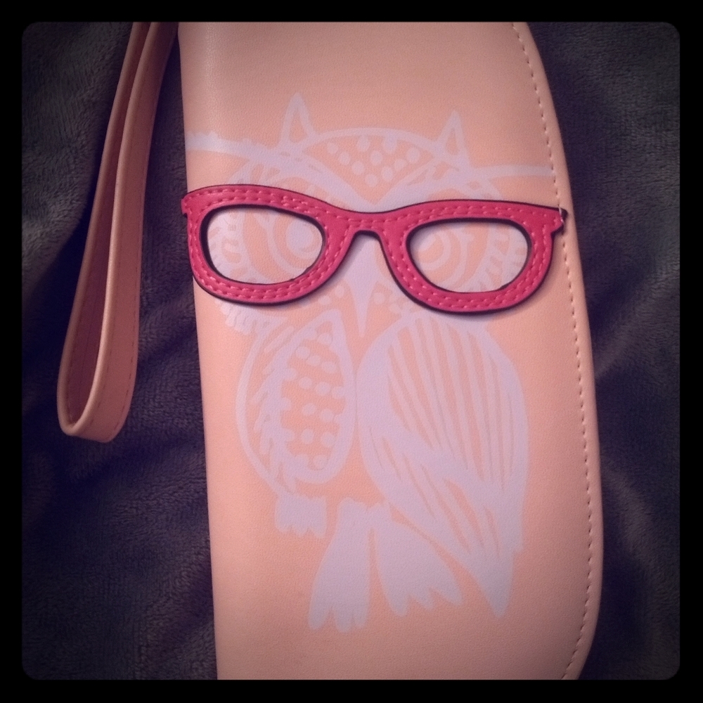 🦉 Adorable Smart Owl Wristlet